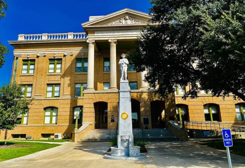 Historic Williamson County Courthouse in Georgetown Texas smart home automation service area